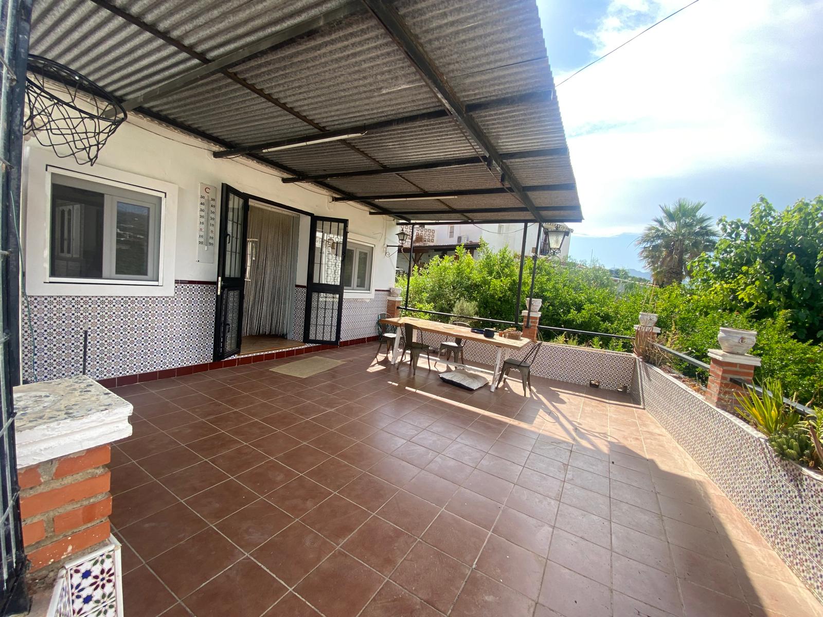 Covered entrance terrace